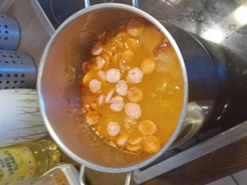 Rezept: Kartoffelgulasch mit Schinkengriller-Würstchen Bild Nr. 5 Kartoffelgulasch mit Schinkengriller-Würstchen - Rezept - Bild Nr. 5