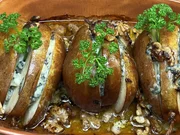 Birnen mit Gorgonzola, Honig und Nüssen - Rezept - Bild Nr. 17507