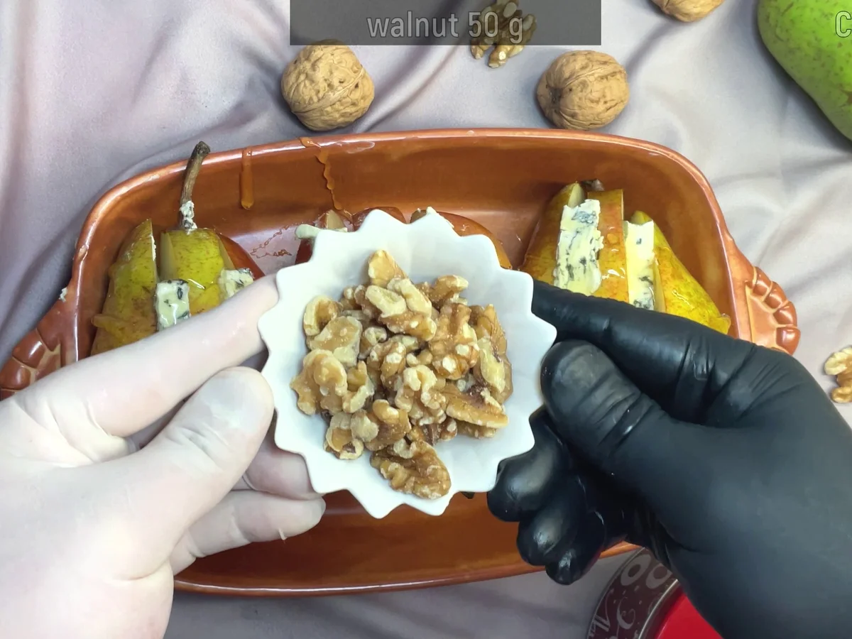 Birnen mit Gorgonzola, Honig und Nüssen - Rezept - Bild Nr. 17511