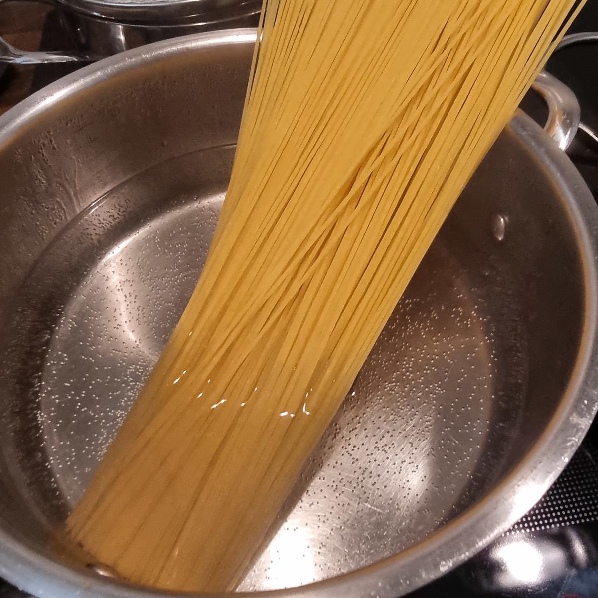 Spaghetti mit Spinat-Ziegenkäse -Sahne - Rezept - Bild Nr. 17516
