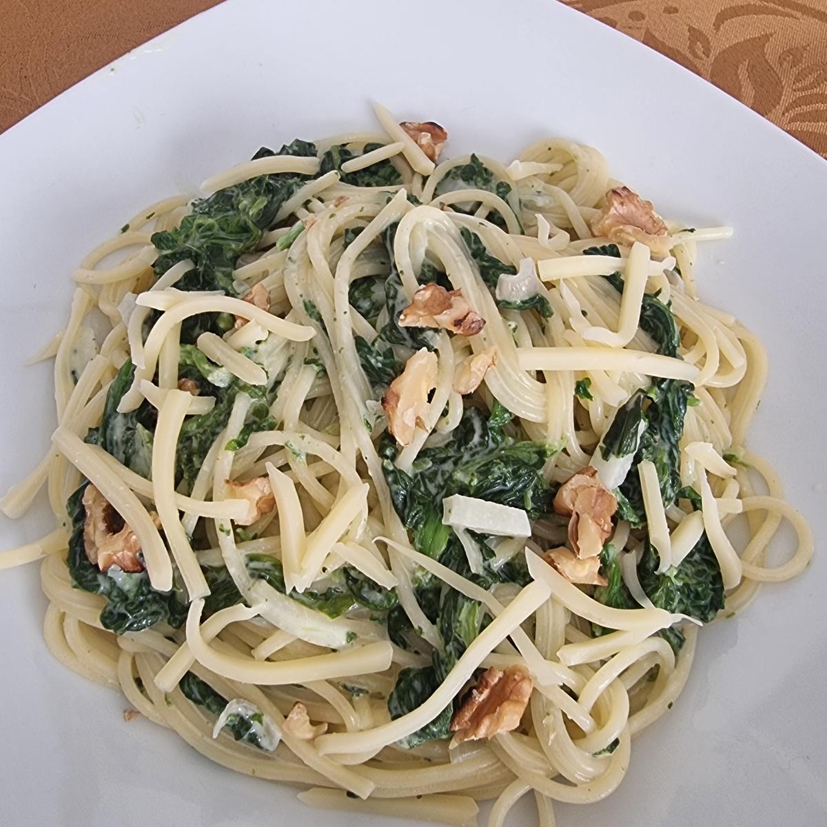 Spaghetti mit Spinat-Ziegenkäse -Sahne - Rezept - Bild Nr. 17528