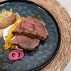 Harissa-Steak auf Minz-Pesto mit Grillkartoffeln, Auberginen-Creme und Spitzkohl - Rezept - Bild Nr. 17507