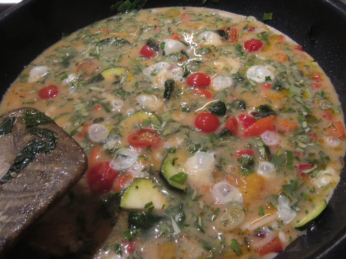 Eier: Mediterrane Eier-Gemüse-Pfanne - Rezept - Bild Nr. 17516