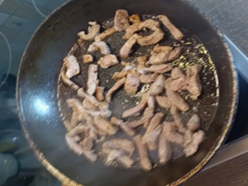 Schweinefilet-Steinpilz-Tomaten-Pfanne mit Naan Brot - Rezept - Bild Nr. 17514