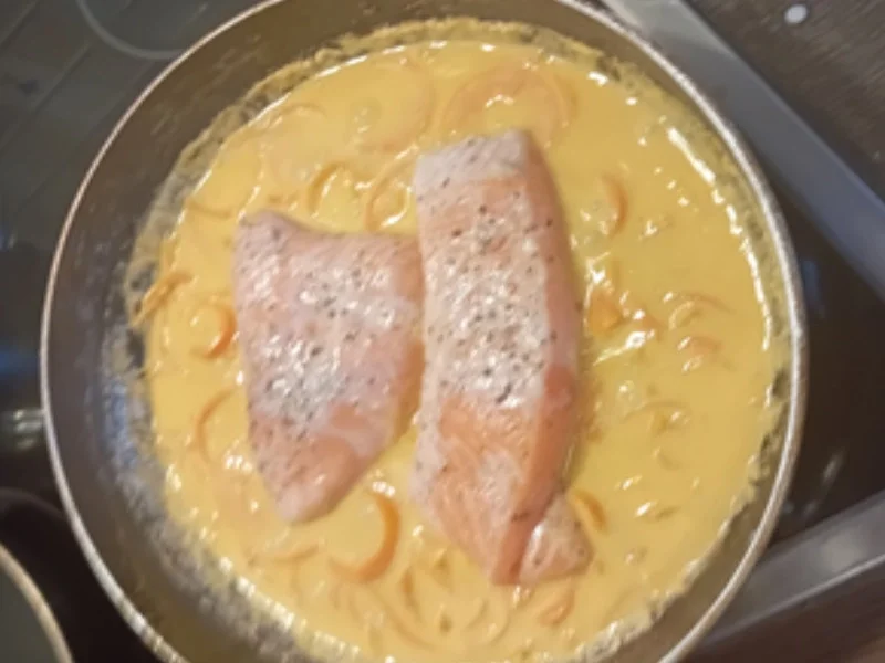 Rezept: Lachs-Curry mit Reisnudeln Bild Nr. 17513 Lachs-Curry mit Reisnudeln - Rezept - Bild Nr. 17513