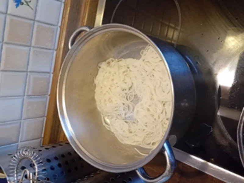 Rezept: Lachs-Curry mit Reisnudeln Bild Nr. 17515 Lachs-Curry mit Reisnudeln - Rezept - Bild Nr. 17515