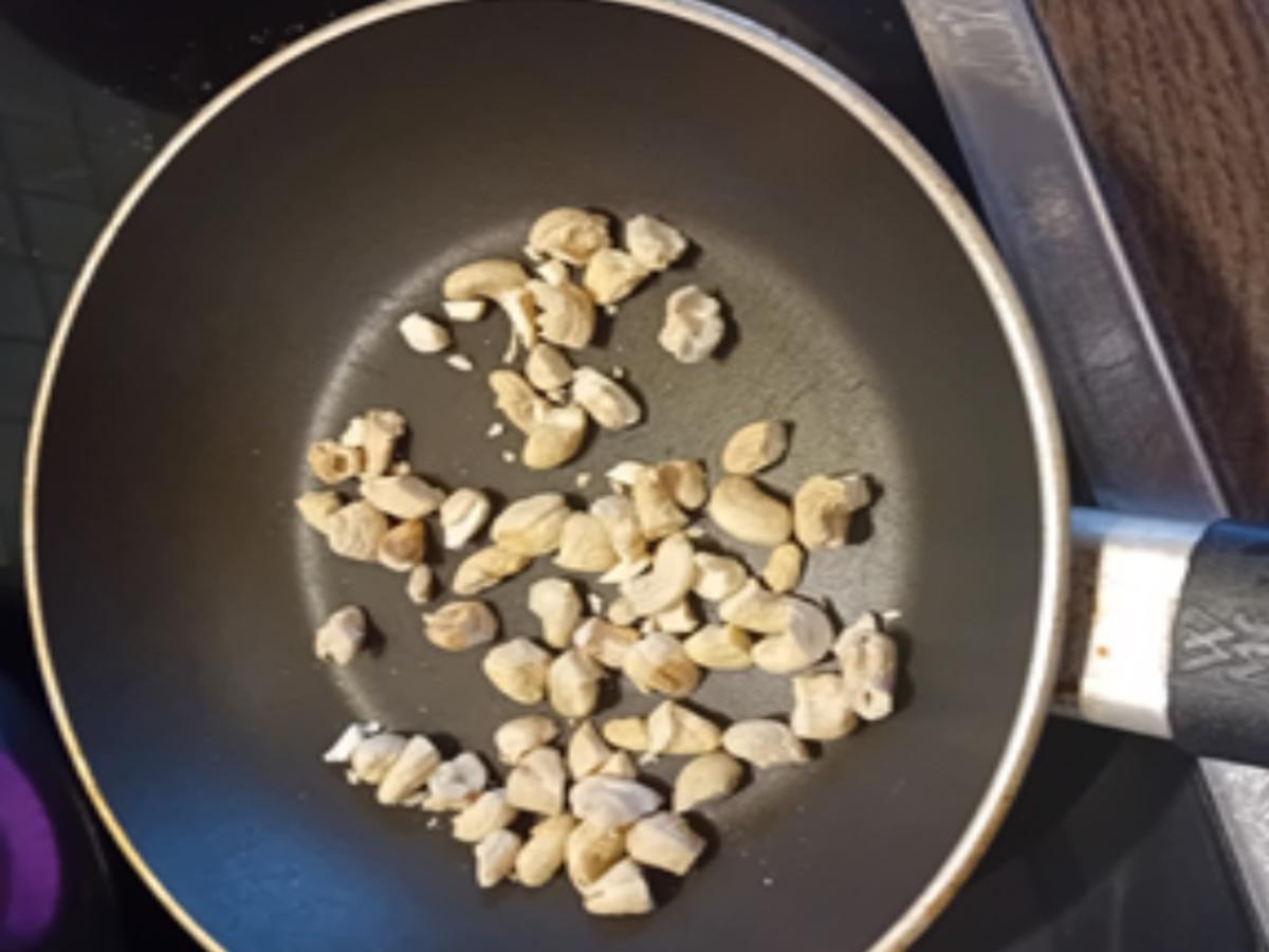 Lachs-Curry mit Reisnudeln - Rezept - Bild Nr. 17516