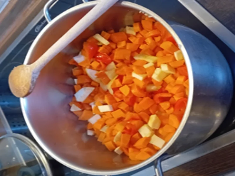 Möhren-Creme-Suppe mit Hackfleischbällchen - Rezept - Bild Nr. 12