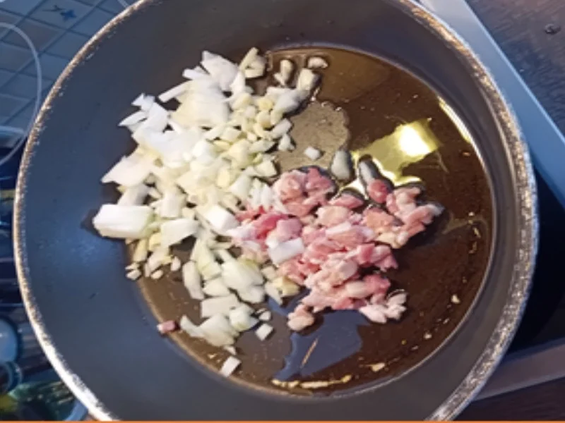 Rezept: Asiatisch gewürzte Rahmsteinpilze mit Reisbandnudeln in Zitronensauce Bild Nr. 4 Asiatisch gewürzte Rahmsteinpilze mit Reisbandnudeln in Zitronensauce - Rezept - Bild Nr. 4