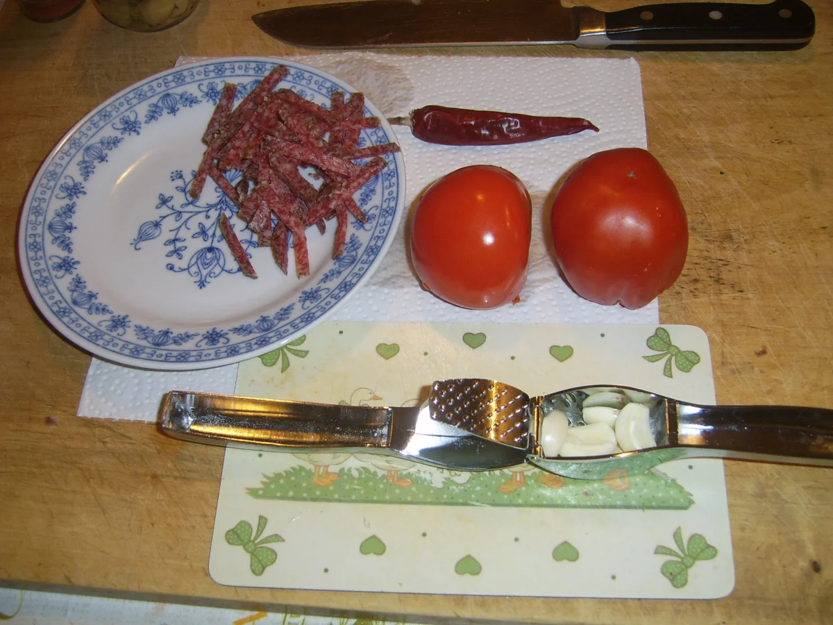 Rezept: Edelschimmelkäse an Tomatensauce mit Nudeln Bild Nr. 17517 Edelschimmelkäse an Tomatensauce mit Nudeln - Rezept - Bild Nr. 17517