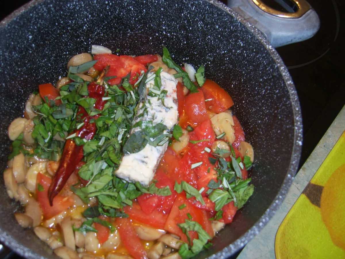 Rezept: Edelschimmelkäse an Tomatensauce mit Nudeln Bild Nr. 17521 Edelschimmelkäse an Tomatensauce mit Nudeln - Rezept - Bild Nr. 17521