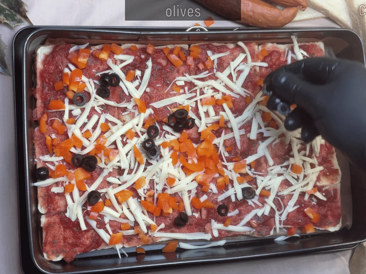 Rezept: Pizza aus Toastbrot mit Wurst Bild Nr. 17519 Pizza aus Toastbrot mit Wurst - Rezept - Bild Nr. 17519