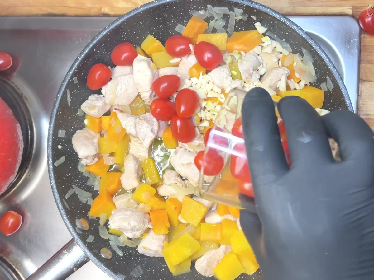 Rezept: Kürbis Rezept. Cremiges Hähnchen mit Kürbis Bild Nr. 17524 Kürbis Rezept. Cremiges Hähnchen mit Kürbis - Rezept - Bild Nr. 17524