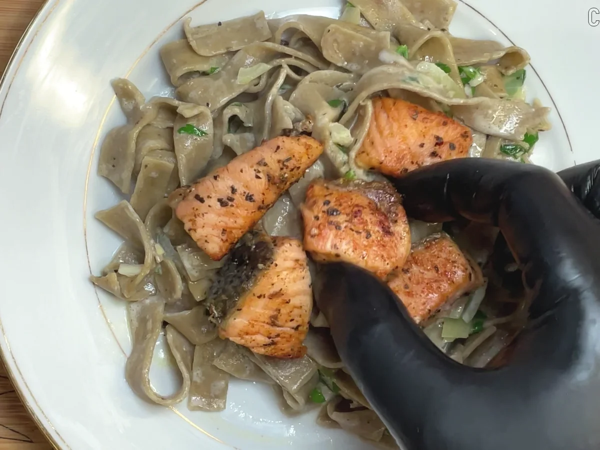 Cremige Lachs-Pasta Rezept - Rezept - Bild Nr. 17527