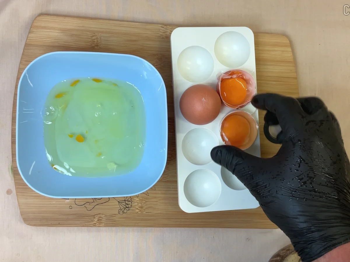 Spiegeleier in Form einer gelben Blume - Rezept - Bild Nr. 17519