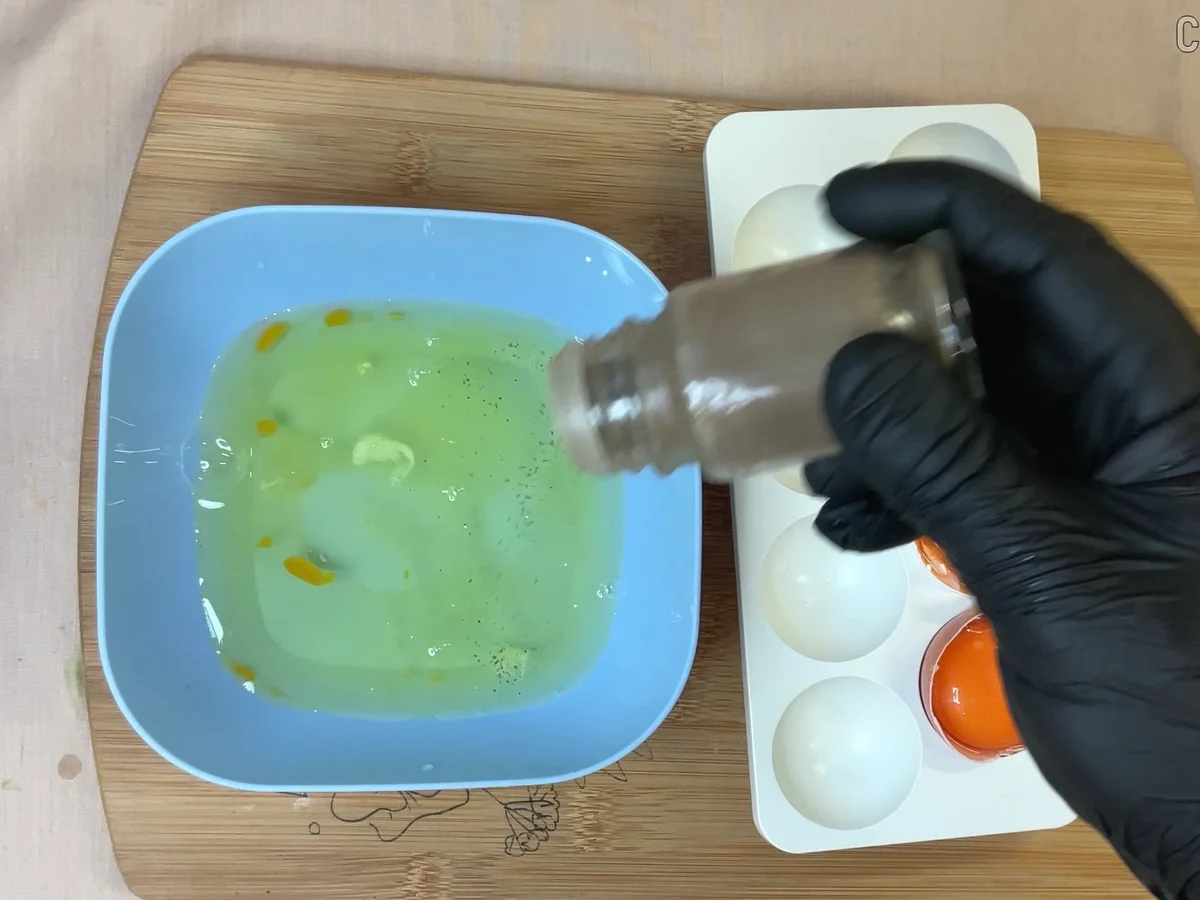 Spiegeleier in Form einer gelben Blume - Rezept - Bild Nr. 17520