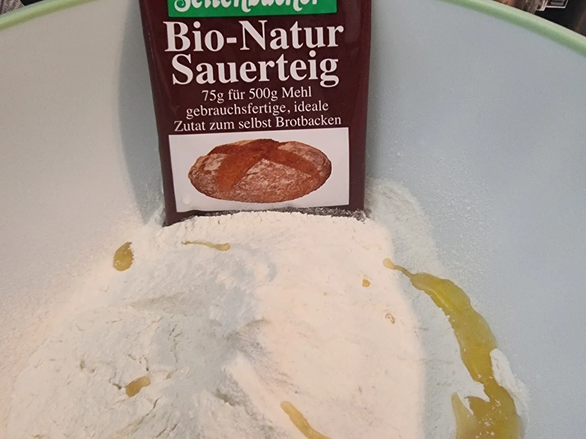 Rezept: Pinsa mit Birnen und Walnüssen Bild Nr. 17520 Pinsa mit Birnen und Walnüssen - Rezept - Bild Nr. 17520