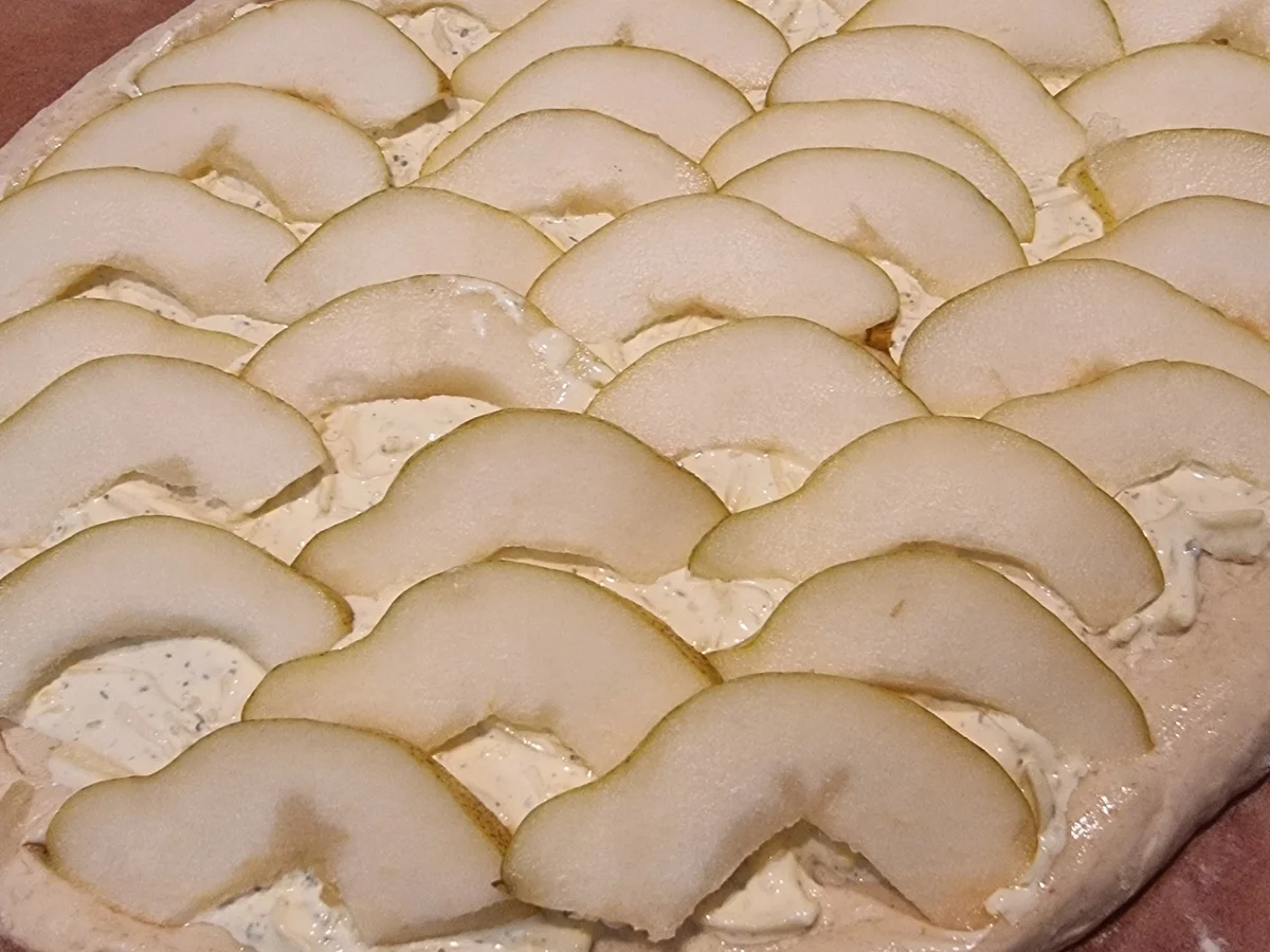 Rezept: Pinsa mit Birnen und Walnüssen Bild Nr. 17530 Pinsa mit Birnen und Walnüssen - Rezept - Bild Nr. 17530