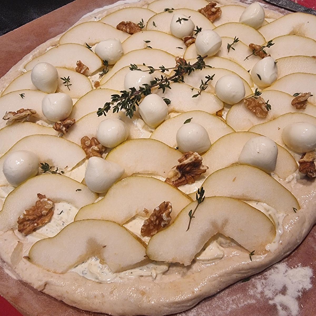 Pinsa mit Birnen und Walnüssen - Rezept - Bild Nr. 17531