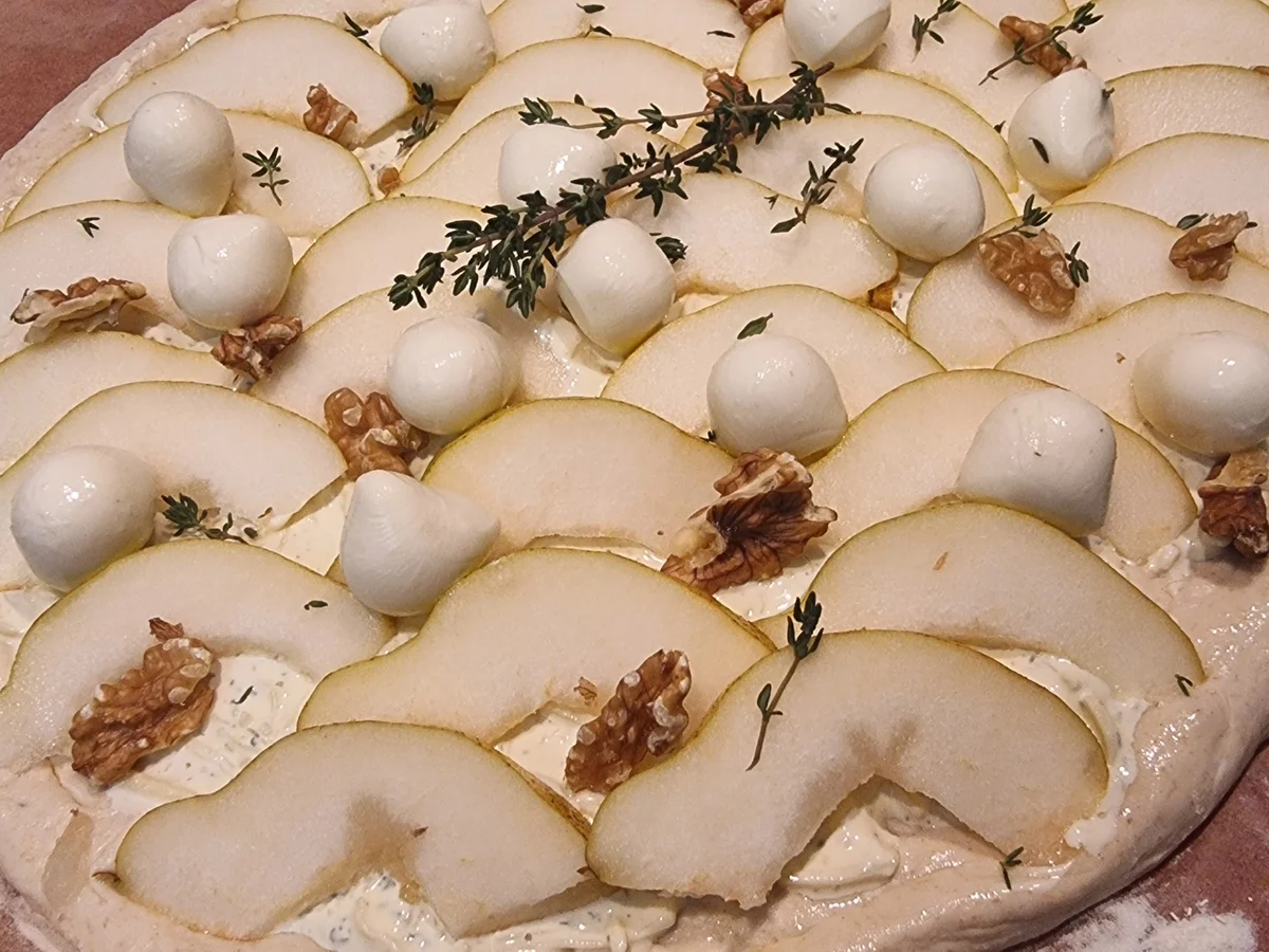 Rezept: Pinsa mit Birnen und Walnüssen Bild Nr. 17531 Pinsa mit Birnen und Walnüssen - Rezept - Bild Nr. 17531