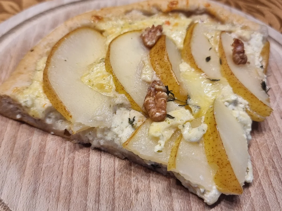 Rezept: Pinsa mit Birnen und Walnüssen Bild Nr. 17534 Pinsa mit Birnen und Walnüssen - Rezept - Bild Nr. 17534