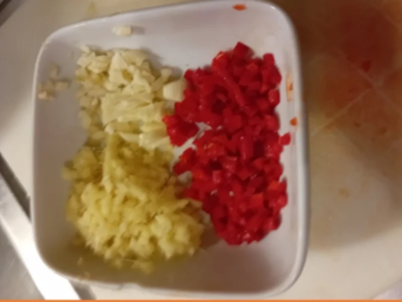 Hackfleisch mit Paprikamix in scharfer Sauce mit Basmatireis - Rezept - Bild Nr. 4