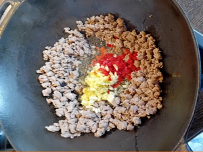 Hackfleisch mit Paprikamix in scharfer Sauce mit Basmatireis - Rezept - Bild Nr. 8