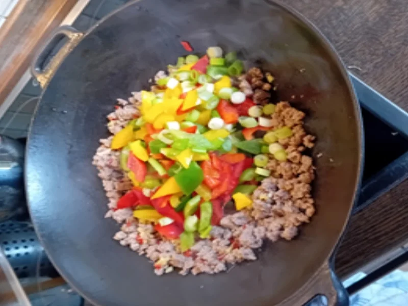 Hackfleisch mit Paprikamix in scharfer Sauce mit Basmatireis - Rezept - Bild Nr. 9