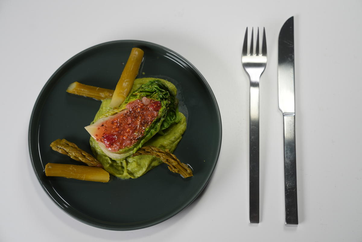 Salatherzen mit Erbsencreme und Spargel - Rezept - Bild Nr. 17518