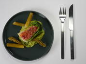 Salatherzen mit Erbsencreme und Spargel - Rezept - Bild Nr. 17518