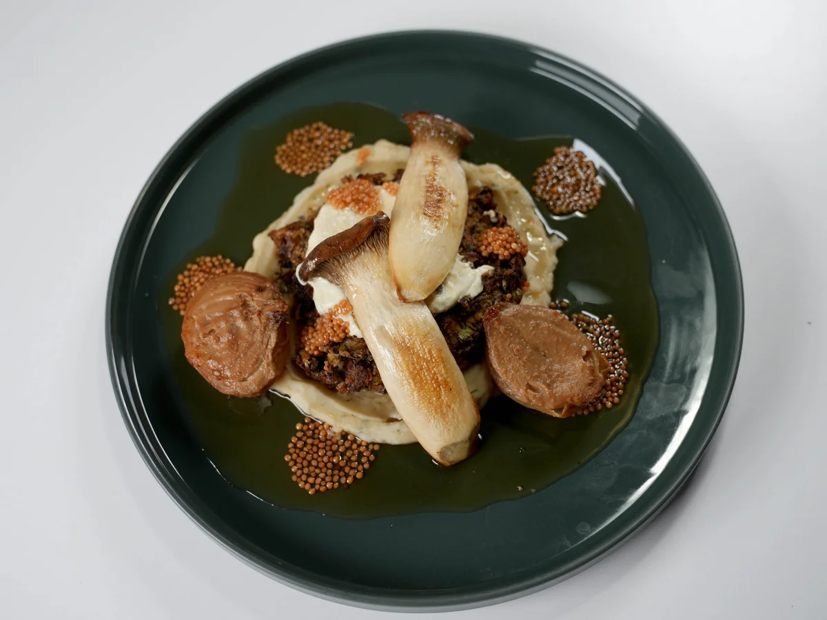 Rezept: Tofu-Taler, Bohnen, Kräuterseitlinge und Miso-Zwiebeln Bild Nr. 2 Tofu-Taler, Bohnen, Kräuterseitlinge und Miso-Zwiebeln - Rezept - Bild Nr. 2