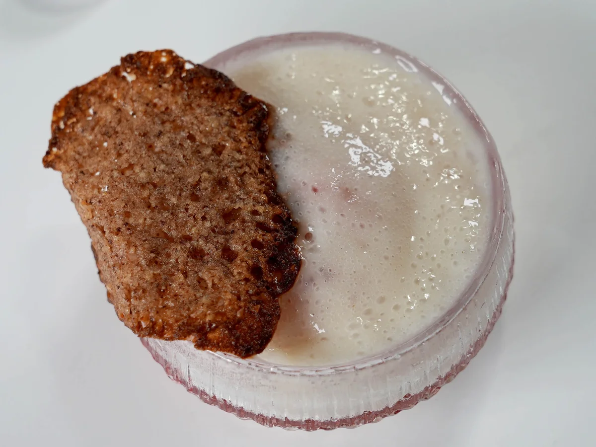 Rezept: Wassermelonen-Eis mit veganer Sahne und Haselnuss-Hippe Bild Nr. 2 Wassermelonen-Eis mit veganer Sahne und Haselnuss-Hippe - Rezept - Bild Nr. 2