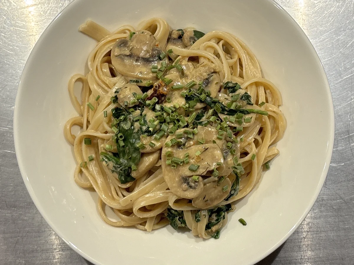 Spaghetti mit Champion Spinatsauce - Rezept - Bild Nr. 2