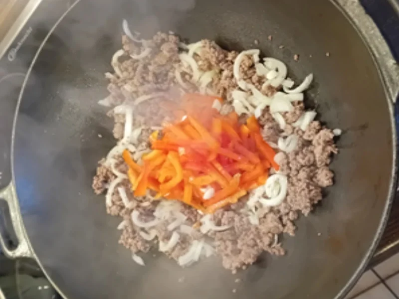 Paprika und Sojabohnensprossen mit Rinderhackfleisch und Basmatireis - Rezept - Bild Nr. 9