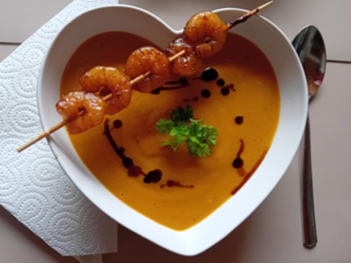 Möhren-Kürbis-Creme-Suppe mit Garnelenspieß - Rezept - Bild Nr. 17520