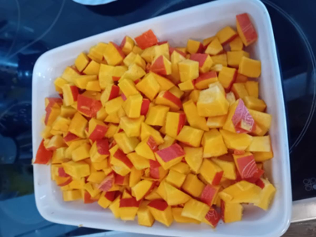 Möhren-Kürbis-Creme-Suppe mit Garnelenspieß - Rezept - Bild Nr. 17524