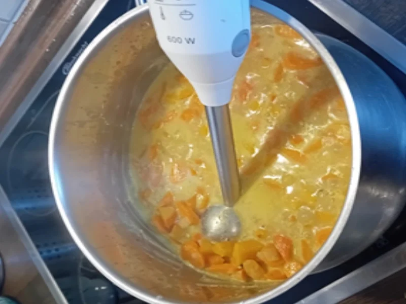 Möhren-Kürbis-Creme-Suppe mit Garnelenspieß - Rezept - Bild Nr. 17526