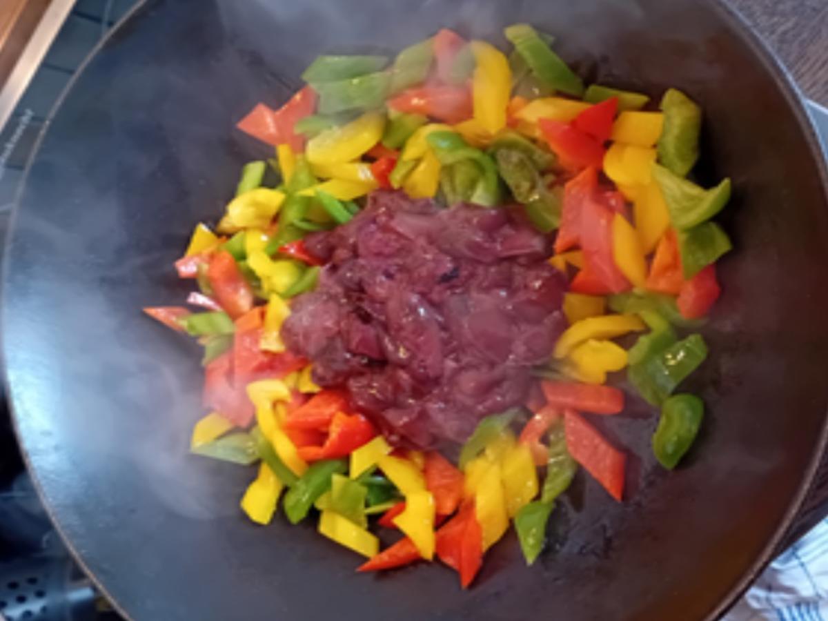 Hähnchenleber mit Paprikamix und Basmatireis - Rezept - Bild Nr. 17536