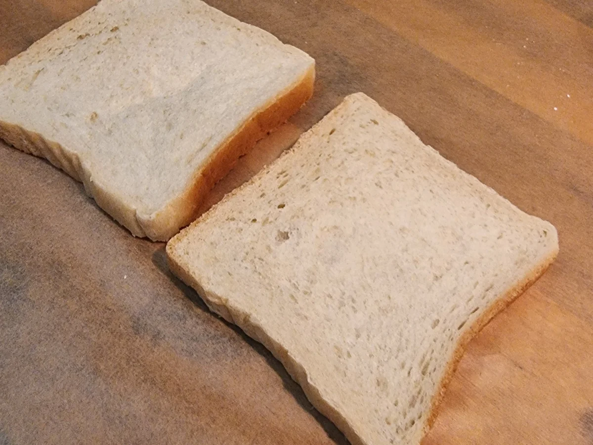 Rezept: Zwiebelsuppe mit Käse-Brotwürfeln Bild Nr. 17526 Zwiebelsuppe mit Käse-Brotwürfeln - Rezept - Bild Nr. 17526