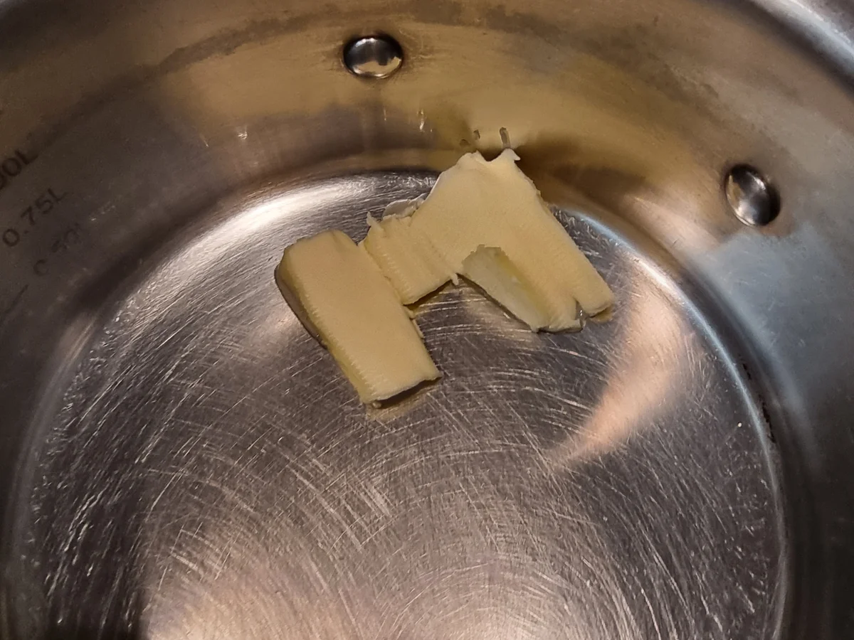 Rezept: Zwiebelsuppe mit Käse-Brotwürfeln Bild Nr. 17528 Zwiebelsuppe mit Käse-Brotwürfeln - Rezept - Bild Nr. 17528