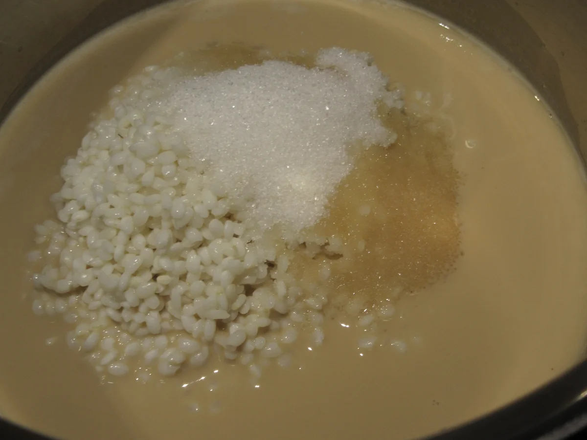 Rezept: Reis: Espresso-Milchreis mit Gewürz-Apfel-Kompott Bild Nr. 4 Reis: Espresso-Milchreis mit Gewürz-Apfel-Kompott - Rezept - Bild Nr. 4