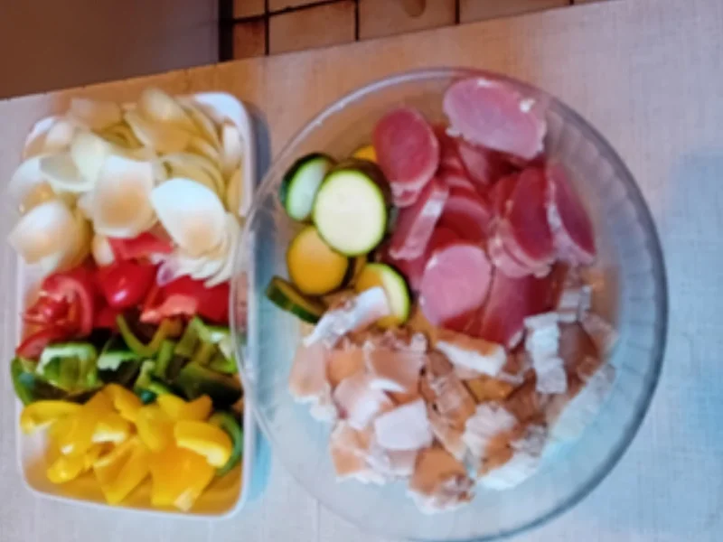 Bunte Schaschlik Spieße mit Currysauce und Baguette - Rezept - Bild Nr. 17524