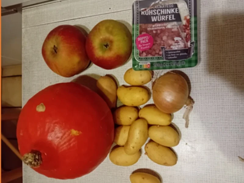 Kürbis-Apfelsuppe mit herzhafter Einlage - Rezept - Bild Nr. 17522
