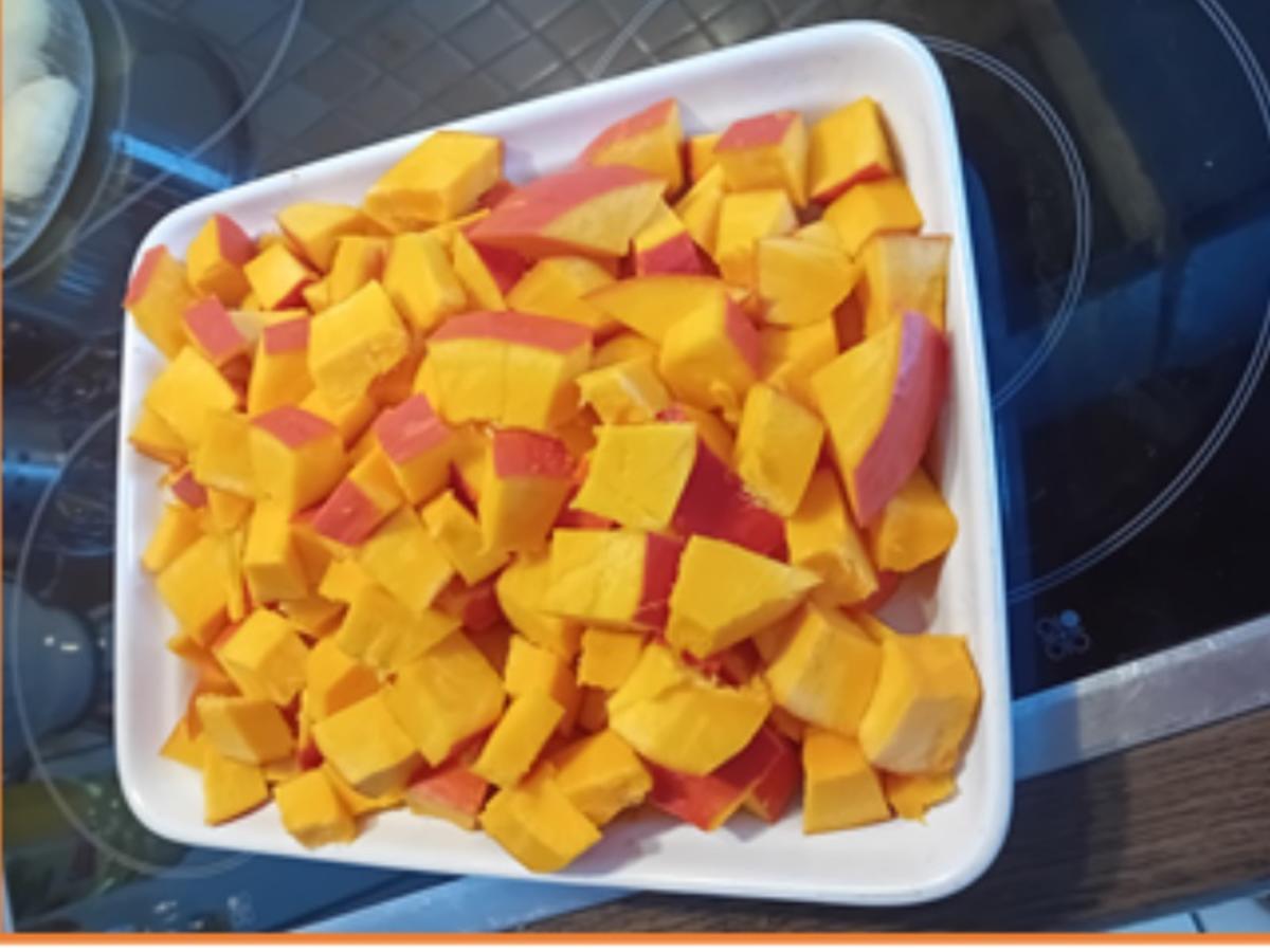 Kürbis-Apfelsuppe mit herzhafter Einlage - Rezept - Bild Nr. 17524