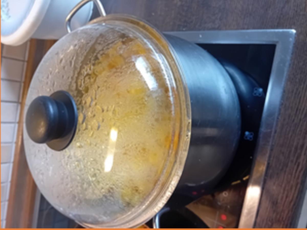Kürbis-Apfelsuppe mit herzhafter Einlage - Rezept - Bild Nr. 17526