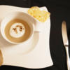 Getrüffelter Steinpilzcappuccino mit Parmesanchip und Wurzelbaguette - Rezept - Bild Nr. 2