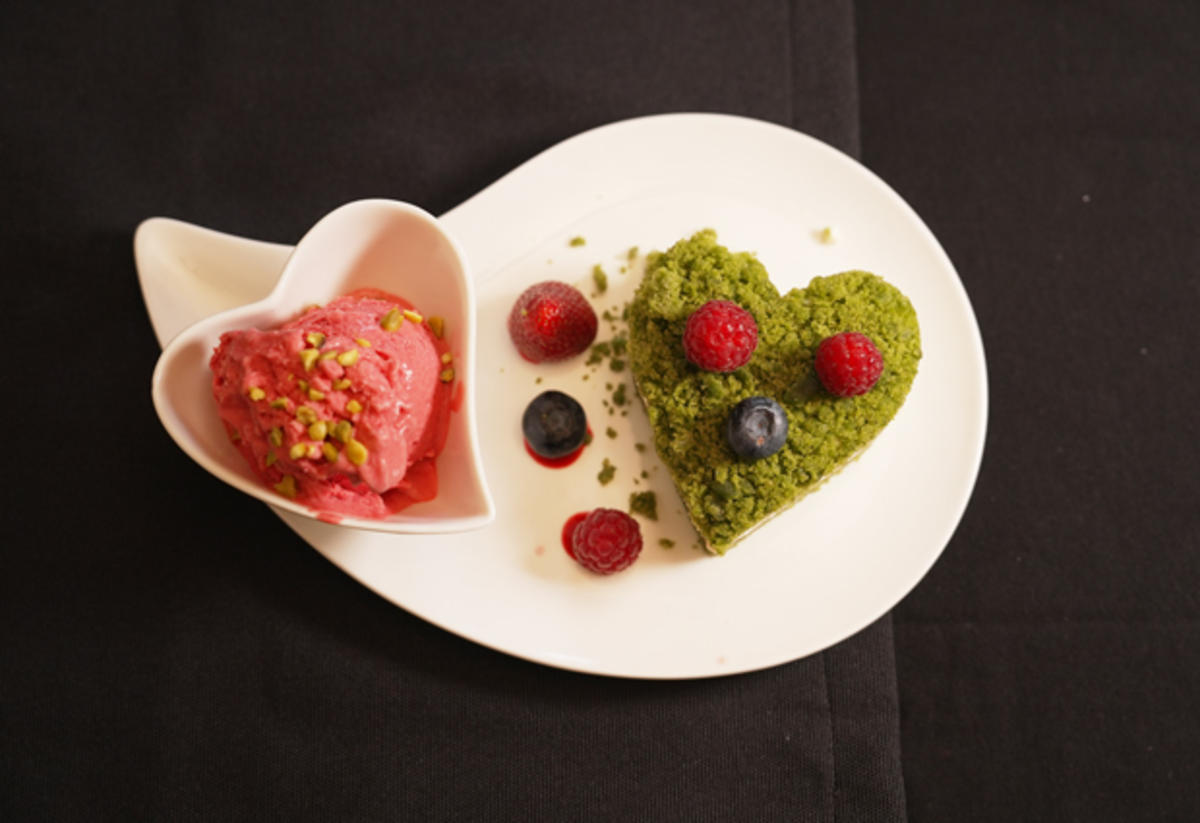 Mooskuchen und Himbeereis - Rezept - Bild Nr. 2