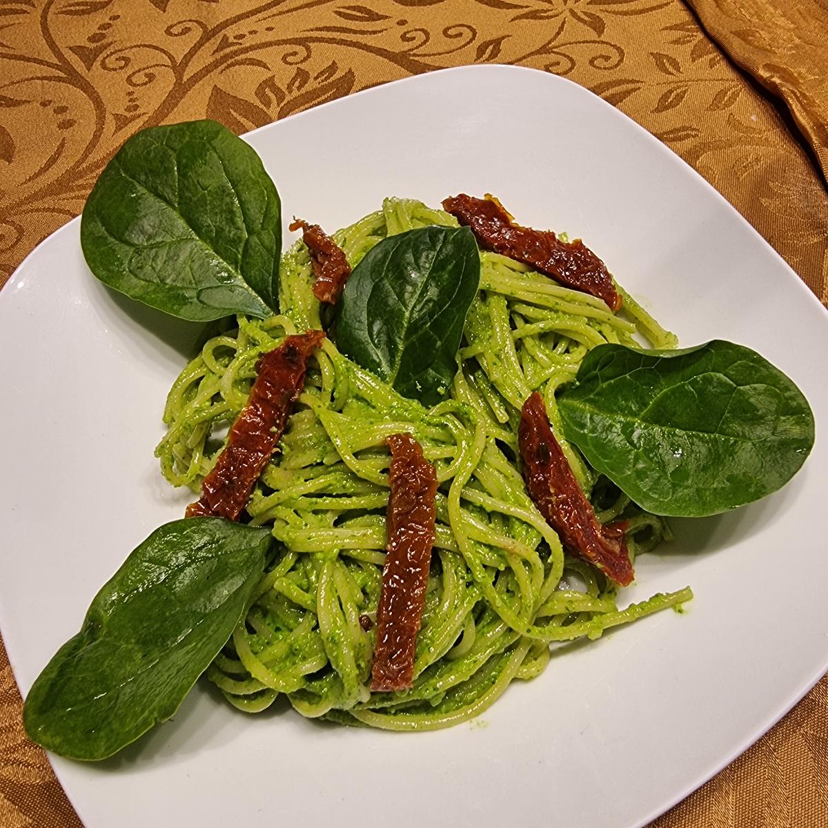 Spaghetti mit Spinat-Pesto - Rezept - Bild Nr. 17533