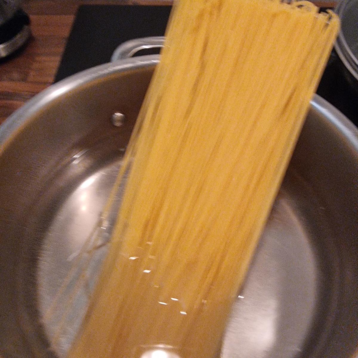 Spaghetti mit Spinat-Pesto - Rezept - Bild Nr. 17533
