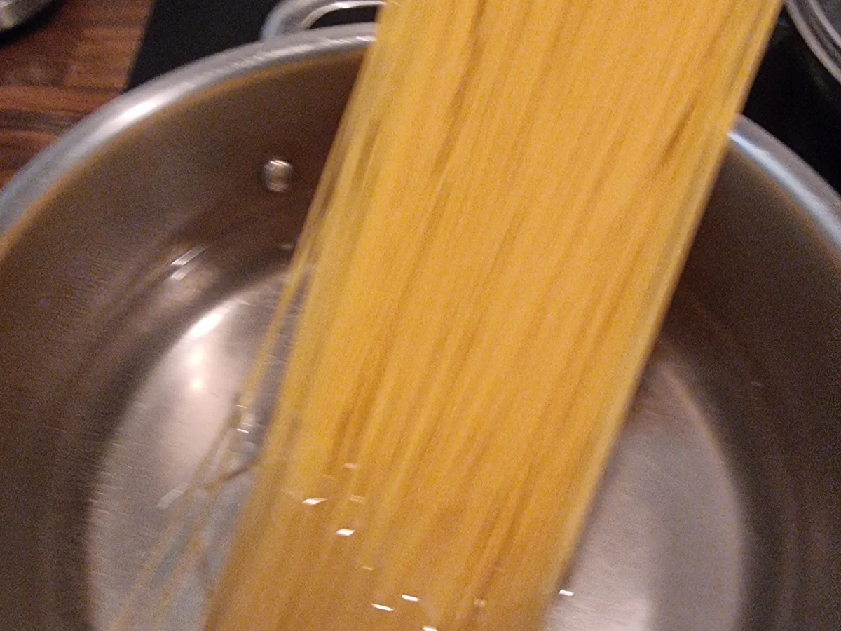 Spaghetti mit Spinat-Pesto - Rezept - Bild Nr. 17533